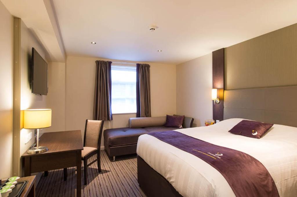 Premier Inn Southampton West Ower Bagian luar foto
