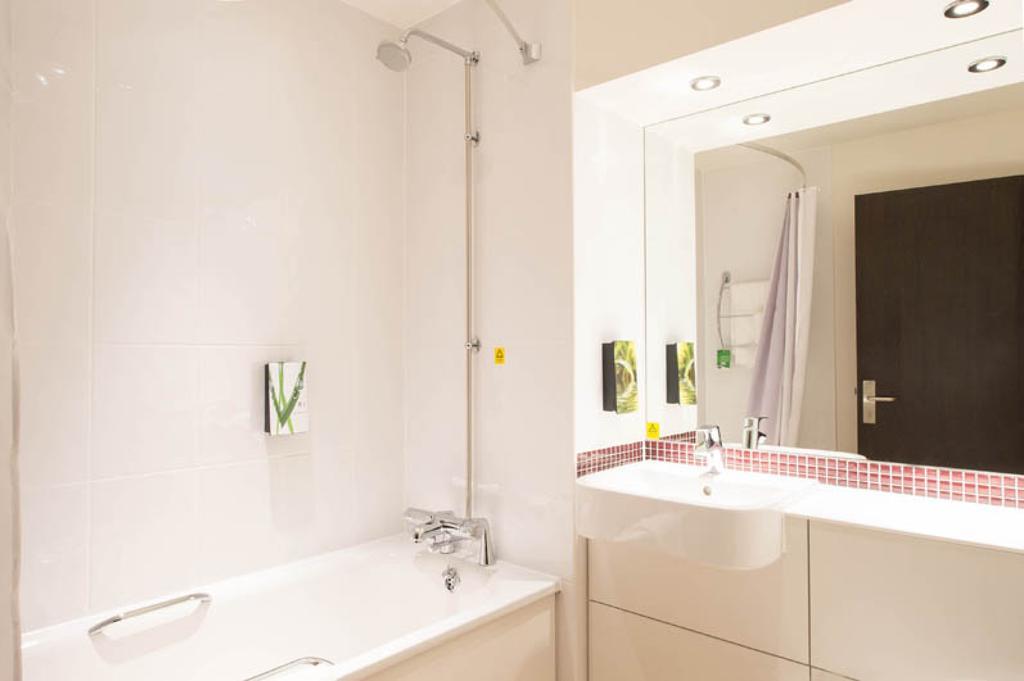 Premier Inn Southampton West Ower Bagian luar foto
