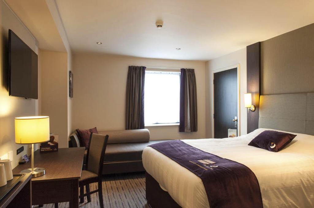 Premier Inn Southampton West Ower Bagian luar foto